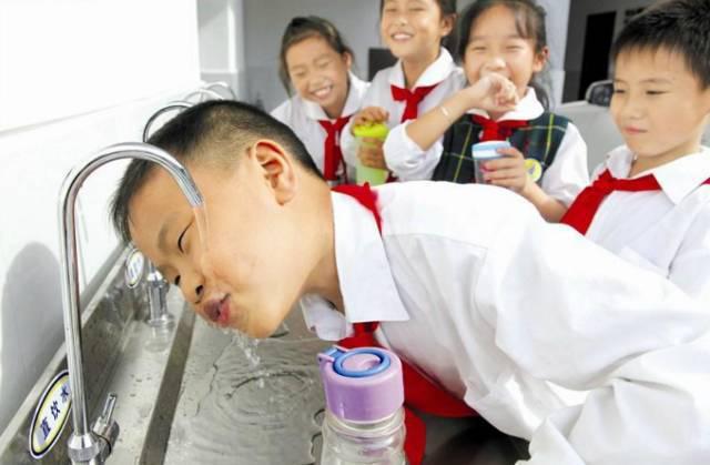  我們到底喝哪種水好？